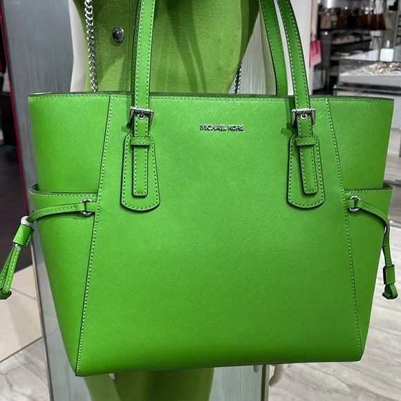 Michael Kors Voyager Large Saffiano Leather Tote Bag
Jangle Green 
NWT - Picture 11 of 16